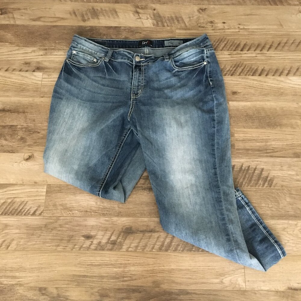 DH3 Mia Light Blue Denim Mid Rise Jeans Women's Size 16